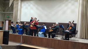 ты на свете есть Муз. Марк Минков, сл.Леонид Дербенев.
