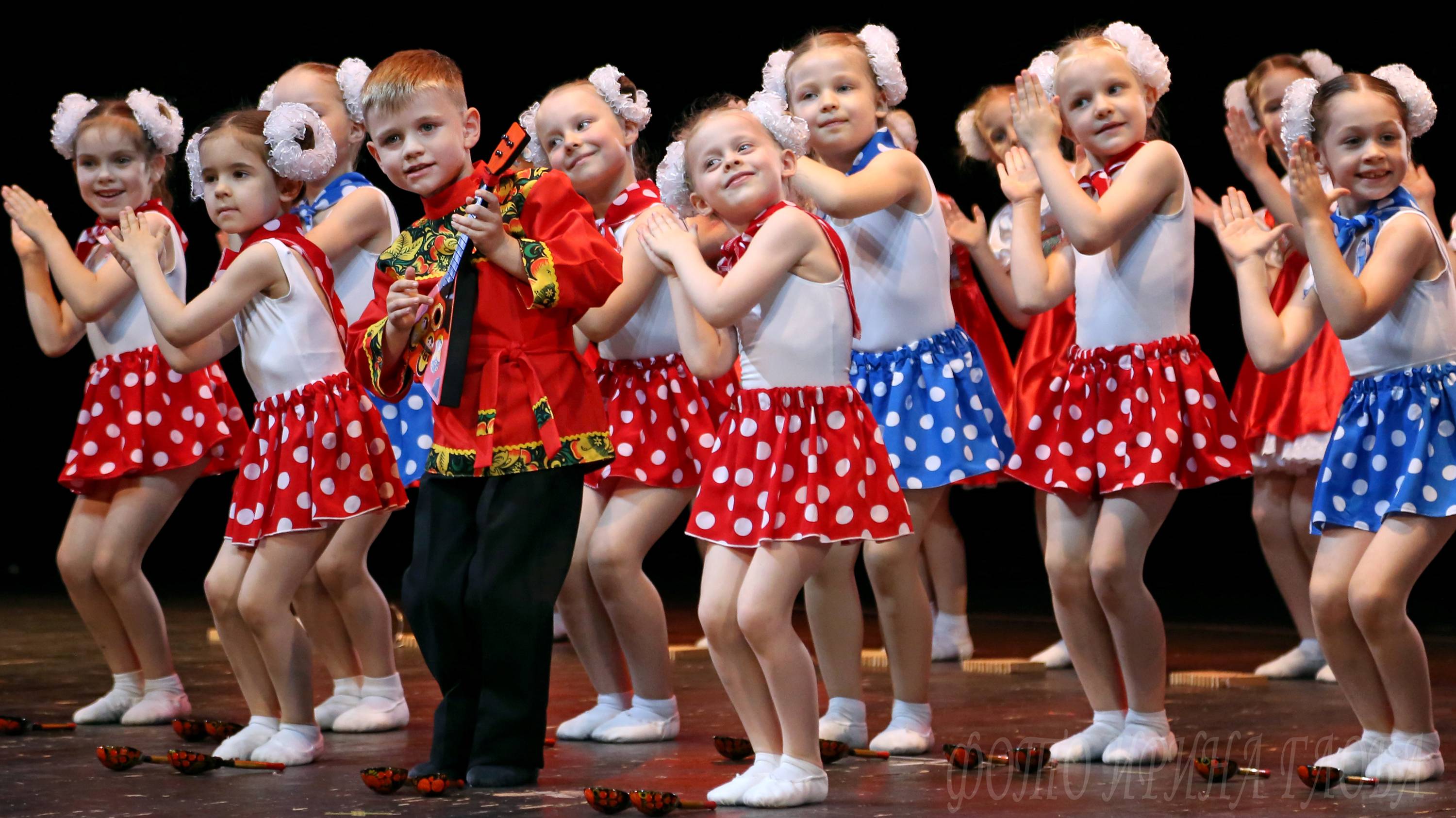 "Весёлые матрёшки", Ансамбль Локтева. "Funny nesting dolls", Loktev Ensemble.