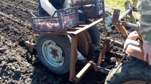 Посадка картофеля минитрактором кмз