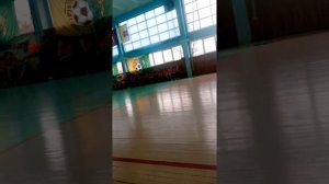 Учитель орет на ученика и обзывает его плохими словами