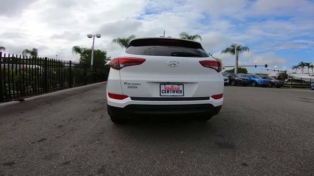 2016 Hyundai Tucson SE Walk Around смотреть онлайн