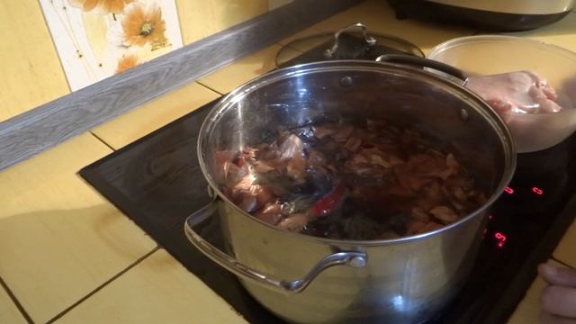 Как приготовить грудку индейки для салата в луковой шелухе/филе индейки диетический рецепт.
