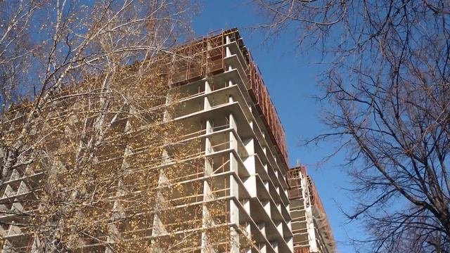 стройка нового дома всотки на проспекте около госцирка на месте знаменитого а кафе. 06 11 2023