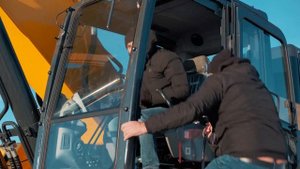 Презентация гусеничного экскаватора LiuGong CLG 950Е