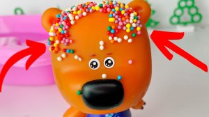 Мультфильм Мимимишки новые серии 2022 про то как Кеша купается с разноцветными шариками
