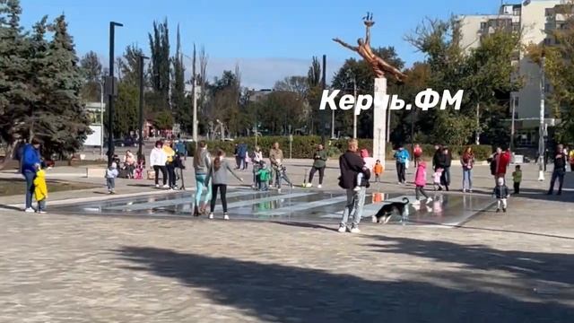 У ДК «Корабел» завершают благоустройство: настраивают освещение, включен фонтан смотреть онлайн