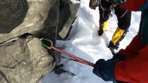 Как поставить закладку для организации станции самостраховки в горах