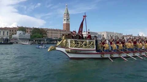 В Венеции прошла историческая регата