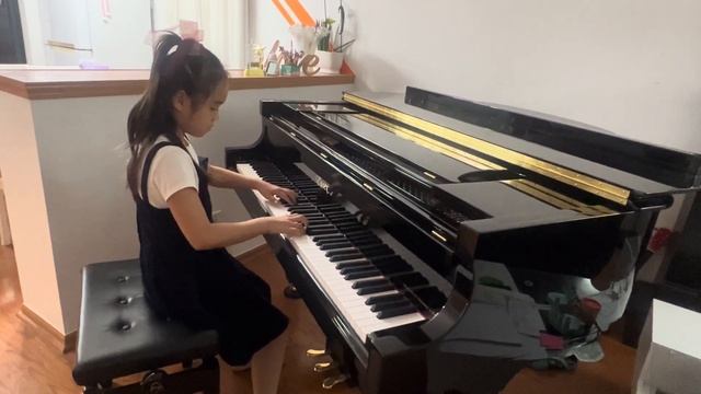 Клоэ Зу (Chloey Zhou) 8 лет США г.Чикаго, И.С.Бах Менуэт соль минор смотреть онлайн