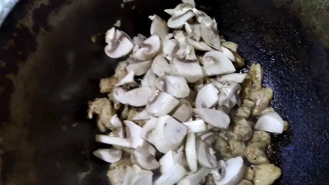 Мега ТУШЁНАЯ КАРТОШКА. С грибами и курицей! #тушенаякартошка #картошкаскурицей #картошкасгрибами