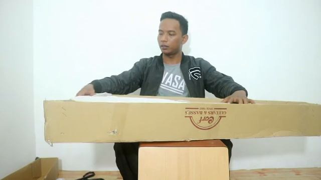 GITAR PALING MAHAL YANG SAYA BELI #guitar смотреть онлайн