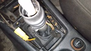 Снятие кулисы, замена воздушного фильтра Peugeot 406 HDI