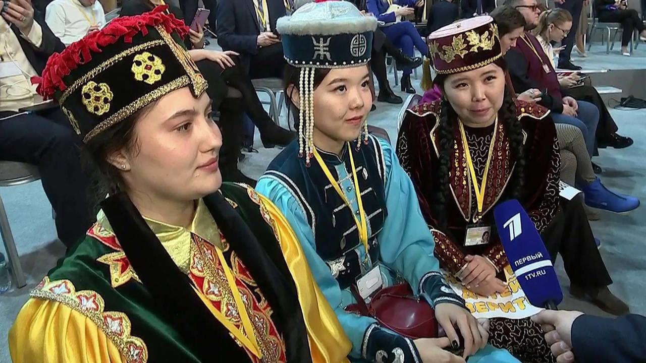 В Гостином дворе собрались представители российских и зарубежных СМИ