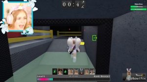 RUN HIDE And SURVIVE The KILLER! (Roblox)
