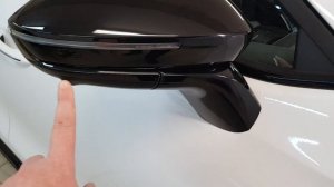 Omoda C5 - оклеили красные элементы черной глянцевой пленкой.