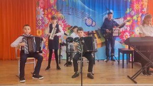 "Весёлые нотки" Брэд Брик " Гравити фолз"