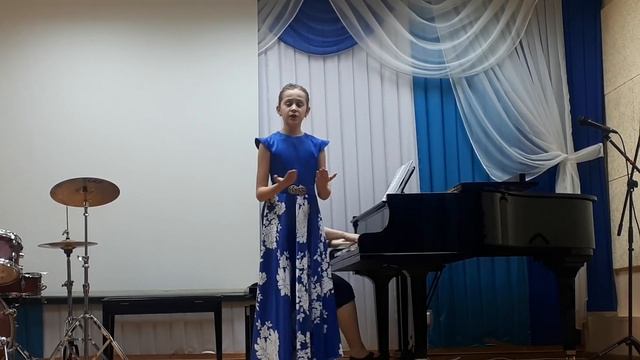 Петриченко Софья - Я помню вальса звук прелестный, Над полями, да над чистыми смотреть онлайн