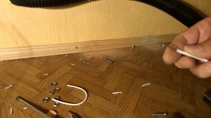 Как закрепить гофру для умывальника к стене. Быстро, дёшево и крепко. Ремонт на даче своими руками.