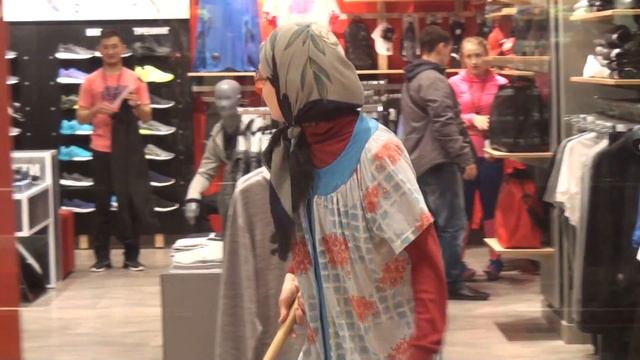 ПРИЕХАЛИ в Торговый центр 1 Апреля Лего человек Свинка Клоун и Отличное настроение love and like смотреть онлайн