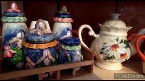 Музейный экспонат. СССР. Полки. Чайники.