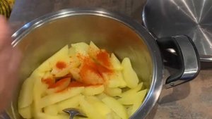 Запеченный картофель на бумаге в духовке. Быстрый и простой рецепт приготовления