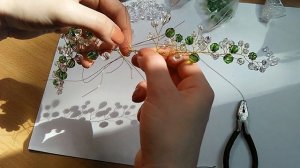 МК создание изумрудной веточки из проволоки и бусин  / Wire and beads. Tutorial |Jo Handmade