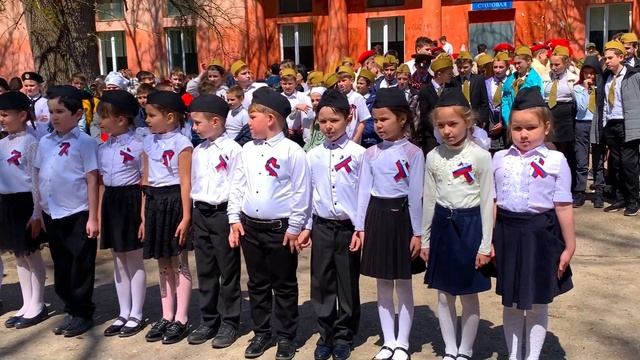 Часть 1. «Смотр строя и песни». Вступление, младшая группа смотреть онлайн