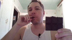 АСМР ИТИНГ. КУШАЮ ШОКОЛАД БАБАЕВСКИЙ С ЦЕЛЬНЫМ МИНДАЛЁМ