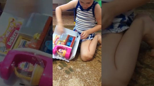 Распаковываем набор Шопкинс смотреть онлайн