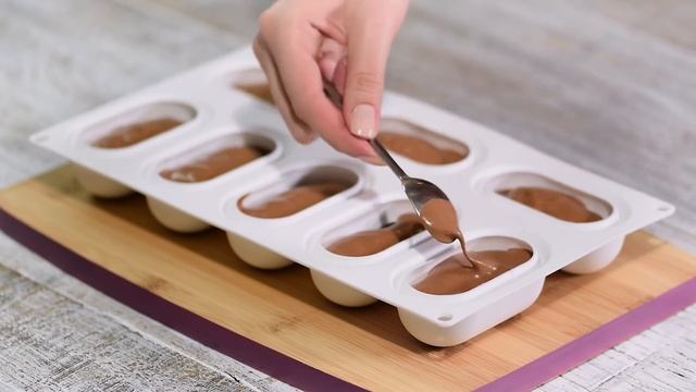 Муссовое пирожное "Черника в шоколаде" смотреть онлайн