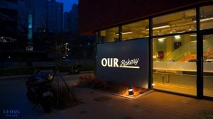 Walking in Seoul on Friday night from Yonsei University to Hongdae Street