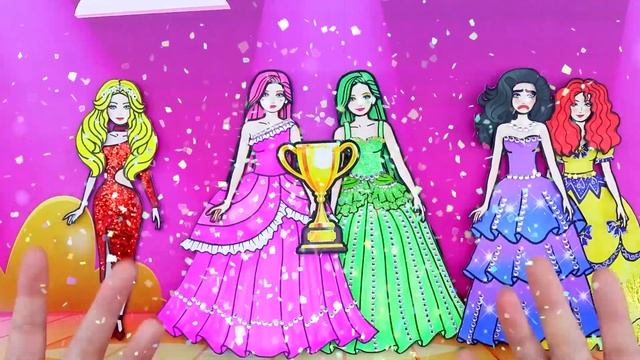 Бумажные Куклы Одеваются - Конкурс Розово-зеленого Макияжа - Barbie Story & Crafts смотреть онлайн