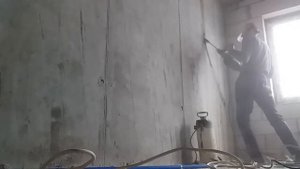 Штробление монолитной стены под трассу кондиционера