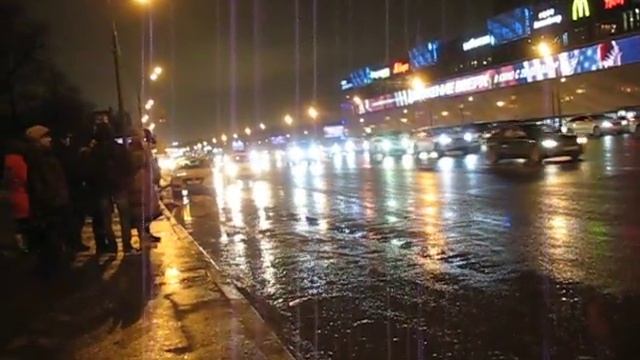 Автобусная остановка Славянский бульвар ч2 смотреть онлайн