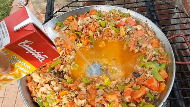 Quick & Easy Paella - Fire Cooked Chicken, Pork, Beef Paella Recipe смотреть онлайн