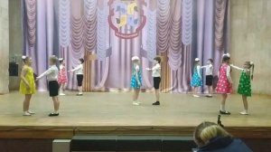 Танец "Обнимашки". 3 класс.