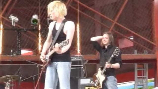 Amusement Parks On Fire 10/07/05 Paris, La Villette, Kiosque à Musique, festival Feedback смотреть онлайн