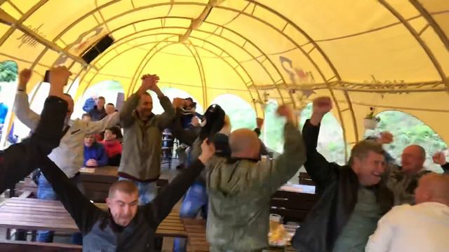 Нога Бога! Как Беларусь болеет за Россию!