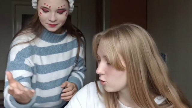 делаем с подругой макияж  на Хэллоуин 🎃👻