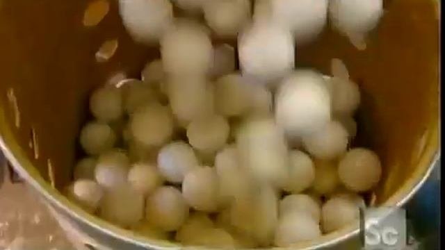 Как_делают_мячи.flv