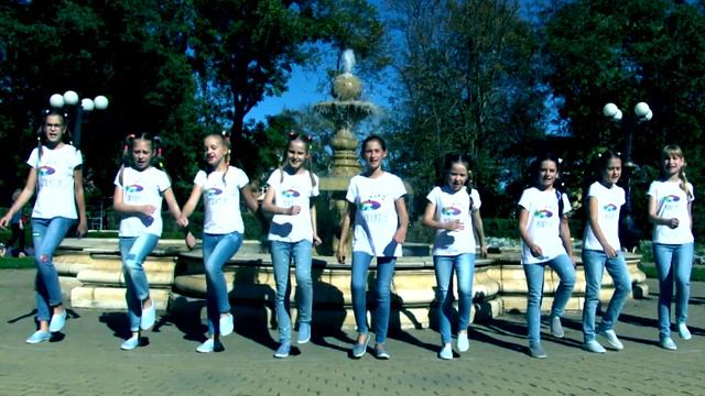 Проект "Дети в кадре,, песня о Волшебниках вокльнай ансамбль Камертон смотреть онлайн