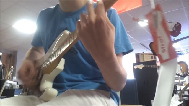 Fender Deluxe Roadhouse Stratocaster MN AW with a Vox Vt20