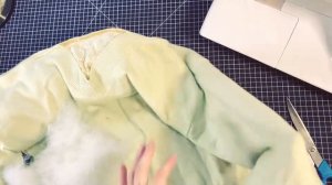 Лежанка для КОШКИ  из старого свитера!