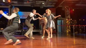 танец учителей школа выпускной