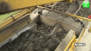 Самый большой рельсоукладчик в мире — 692 тонны