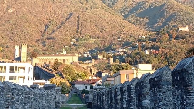 Прогулка в замке Белинцоны, украинцы в Швейцарии.