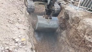 Траншея в скальных породах