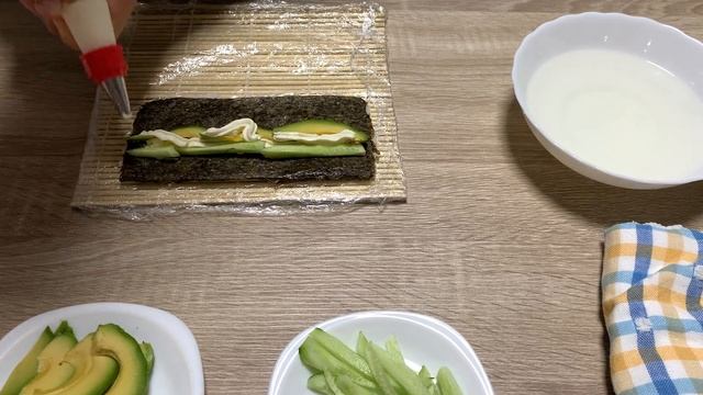 Суши Роллы Филадельфия.Как приготовить суши в домашних условиях смотреть онлайн