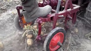 Самодельная грохотная картофеле-копалка с изюминкой.