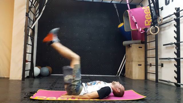 Я - Амбассадор Рибок Зюликов Антон (скакалка/поднятие ног) смотреть онлайн